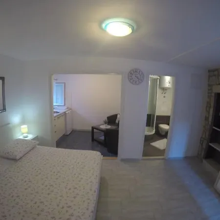 Grgur Ninski - Renovated Stone House Studio * سبليت