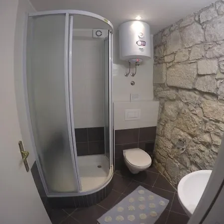 Grgur Ninski - Renovated Stone House Studio